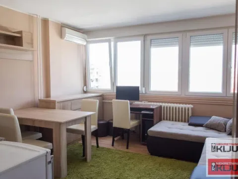 Izdavanje, garsonjera, 20m², Liman 4, Novi Sad Sve Podlokacije - image 1