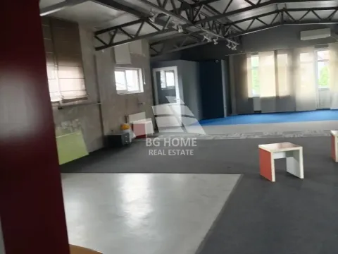 Rent, office space, 1400m², Zemun Centar, Zemun Sve Podlokacije - image 2