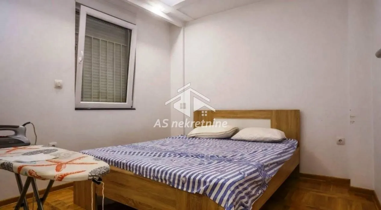 Izdavanje, trosoban stan, 82m², Filmski Grad, Beograd