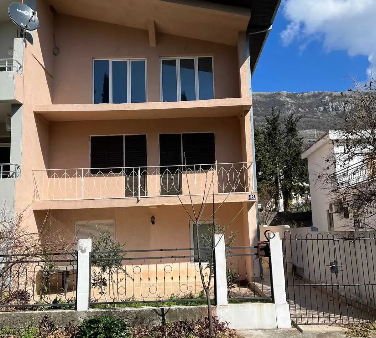 Prodaja, kuća, 210m², Sutomore, Bar