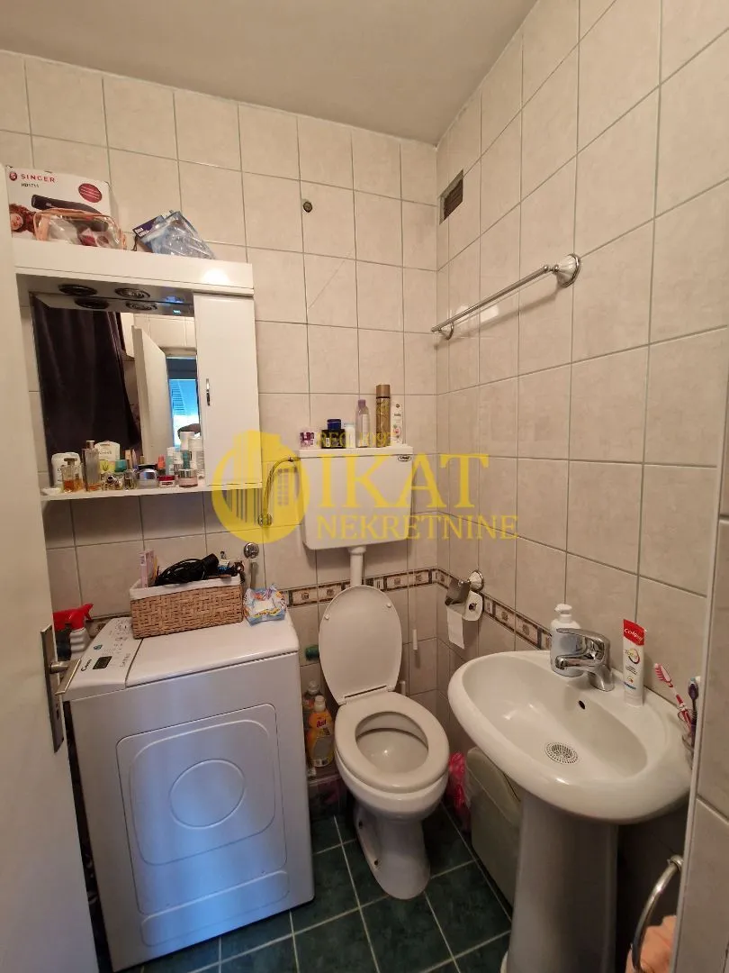 Prodaja, dvosoban stan, 50m², Kanarevo Brdo, Beograd