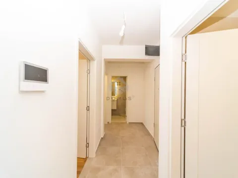 Prodaja, dvosoban stan, 66m², Stari Aerodrom, Podgorica - image 8