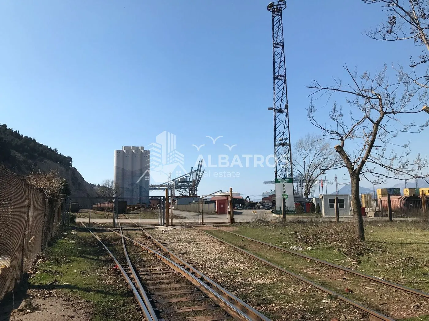 Rent, office space, 710m², Bar, Crna Gora