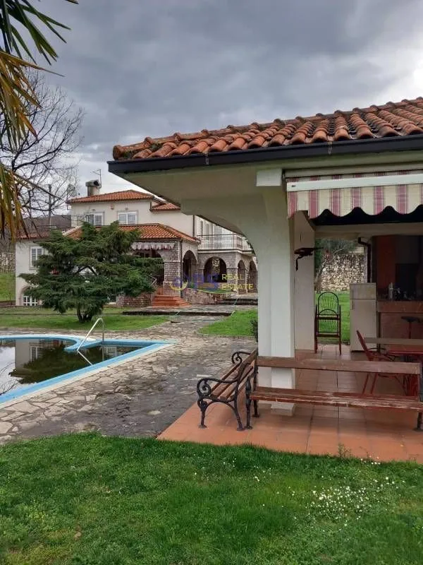 Prodaja, kuća, 400m², Podgorica, Crna Gora