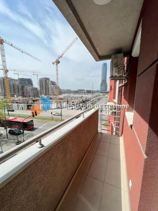 Izdavanje, četvorosoban stan, 80m², Savski Venac, Beograd