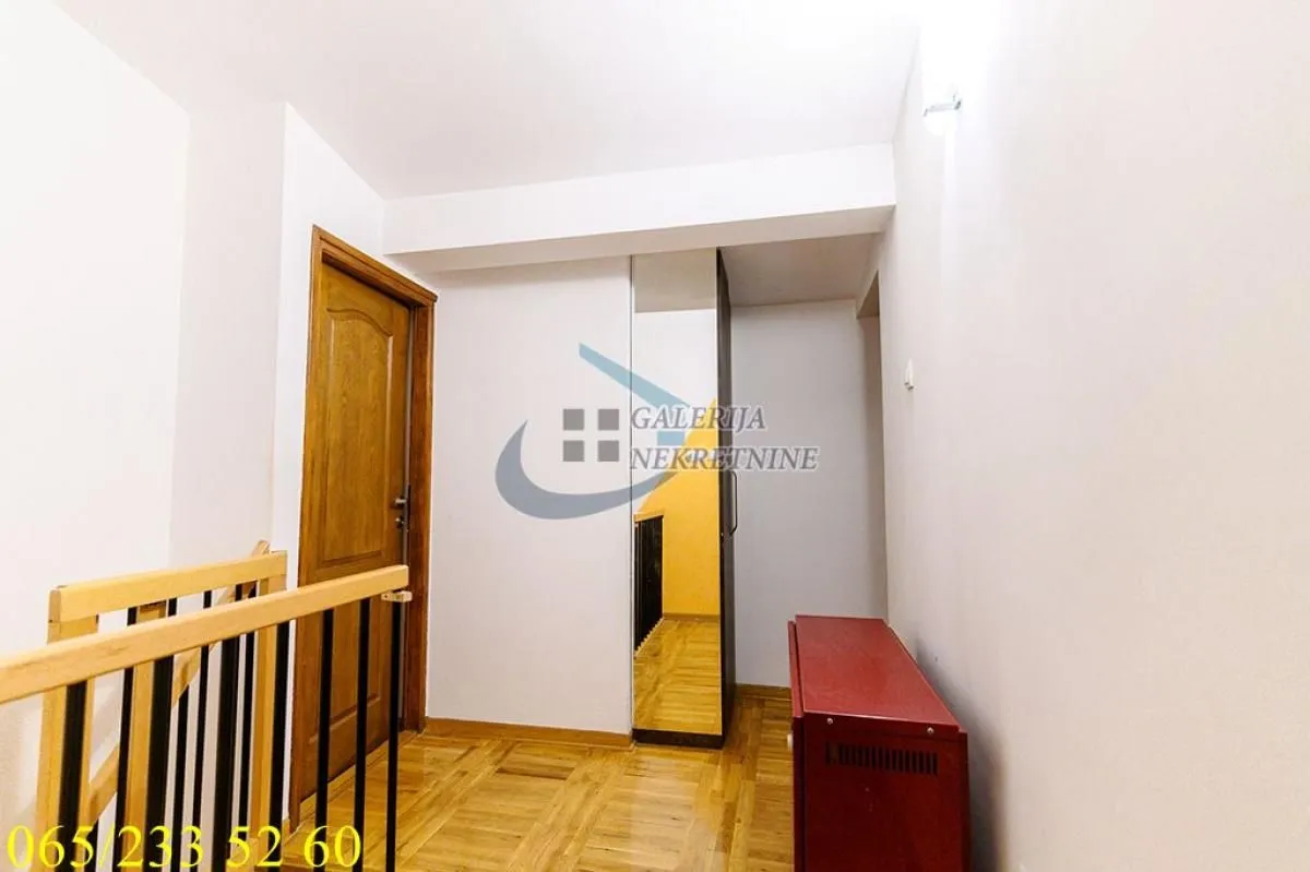 Sale, three bedroom apartment, 72m², Karaburma, Palilula Sve Podlokacije