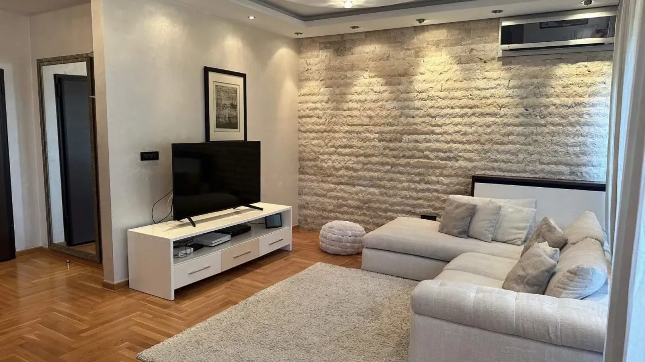 Rent, four bedroom apartment, 97m², Zvezdara Sve Podlokacije, Beograd