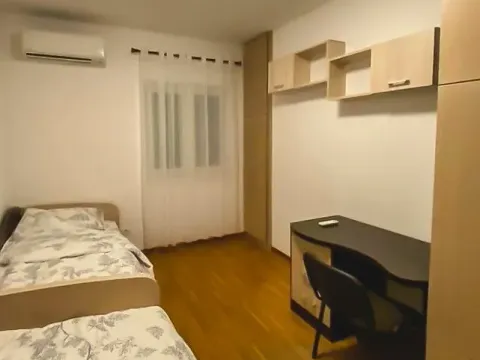 Izdavanje, trosoban stan, 120m², City Kvart, Podgorica - image 11