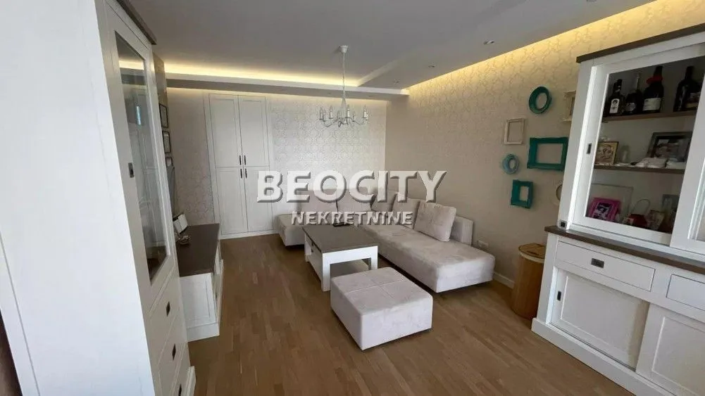 Prodaja, trosoban stan, 72m², Filmski Grad, Beograd