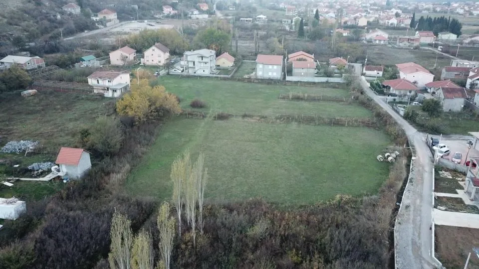 Prodaja, plac, 700m², Doljani, Podgorica