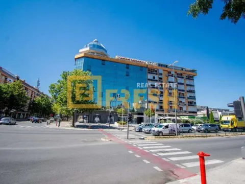Prodaja, trosoban stan, 121m², Preko Morače, Podgorica