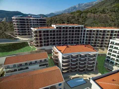 Sale, two bedroom apartment, 103m², Bečići, Budva - image 10
