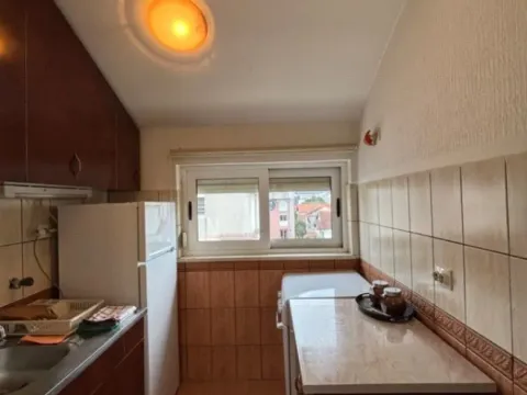 Izdavanje, jednosoban stan, 40m², Stari Aerodrom, Podgorica - image 5