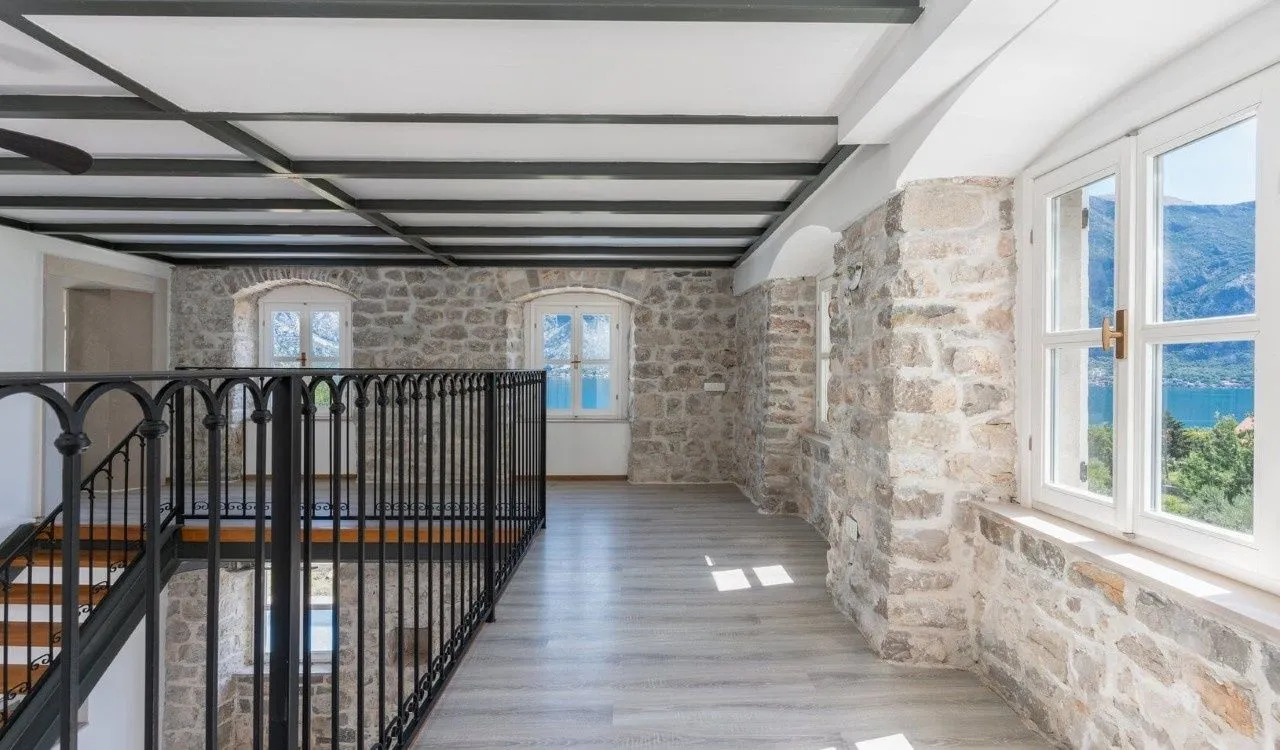 Prodaja, kuća, 800m², Prčanj, Kotor
