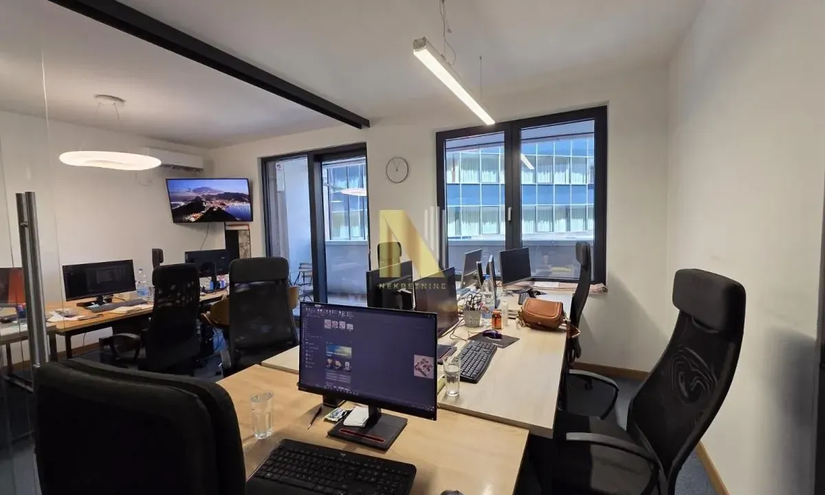 Rent, office space, 80m², Centar, Novi Sad