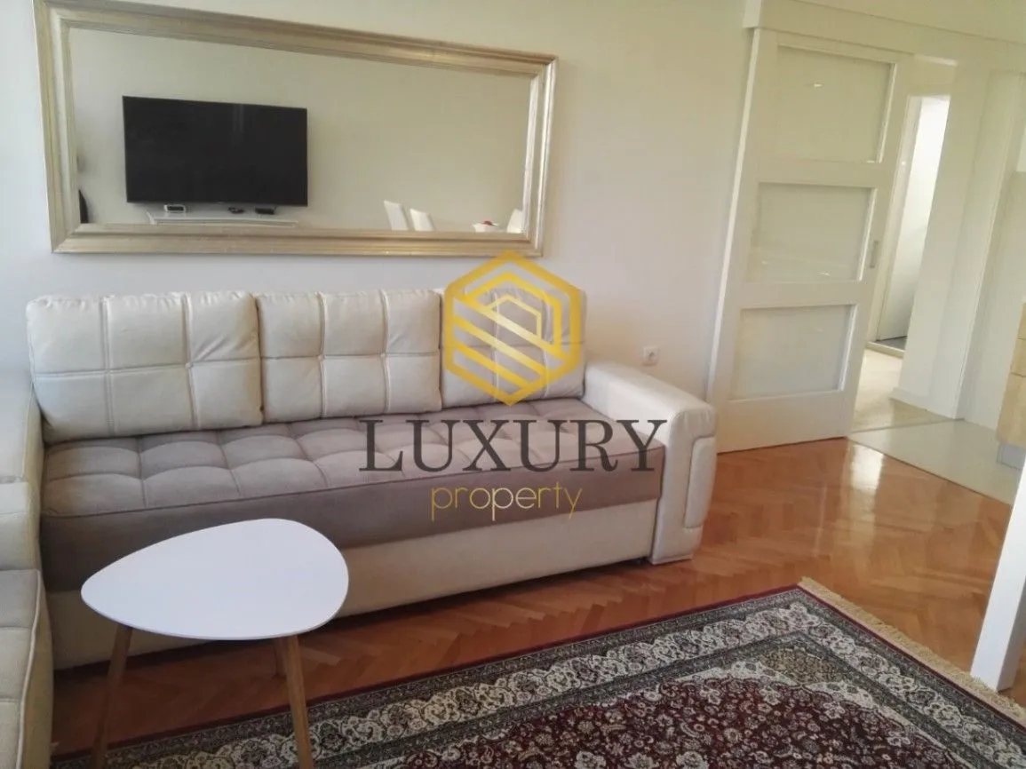 Prodaja, dvosoban stan, 65m², Pejton, Podgorica