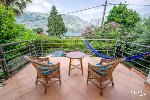 Sale, house, 133m², Stoliv, Kotor - image 2