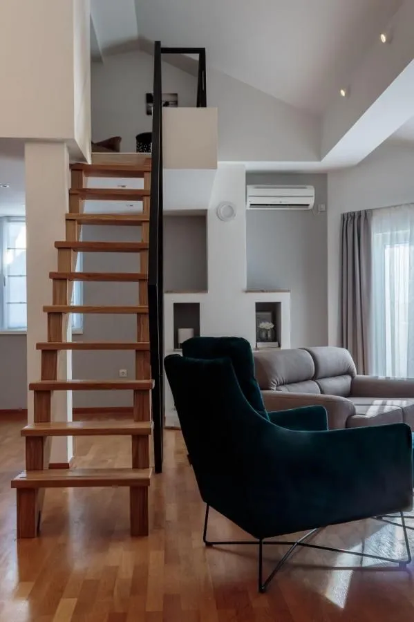 Rent, three bedroom apartment, 150m², Tivat, Crna Gora