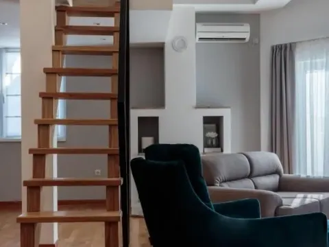 Rent, three bedroom apartment, 150m², Tivat, Crna Gora - image 8