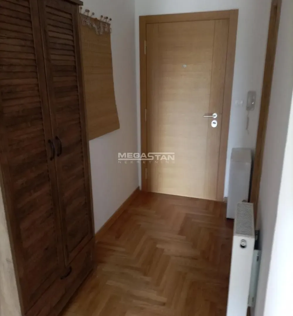 Izdavanje, dvosoban stan, 43m², Mali Mokri Lug, Zvezdara Sve Podlokacije