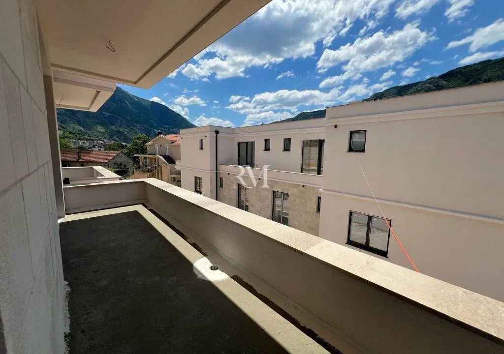 Prodaja, jednosoban stan, 46m², Dobrota, Kotor