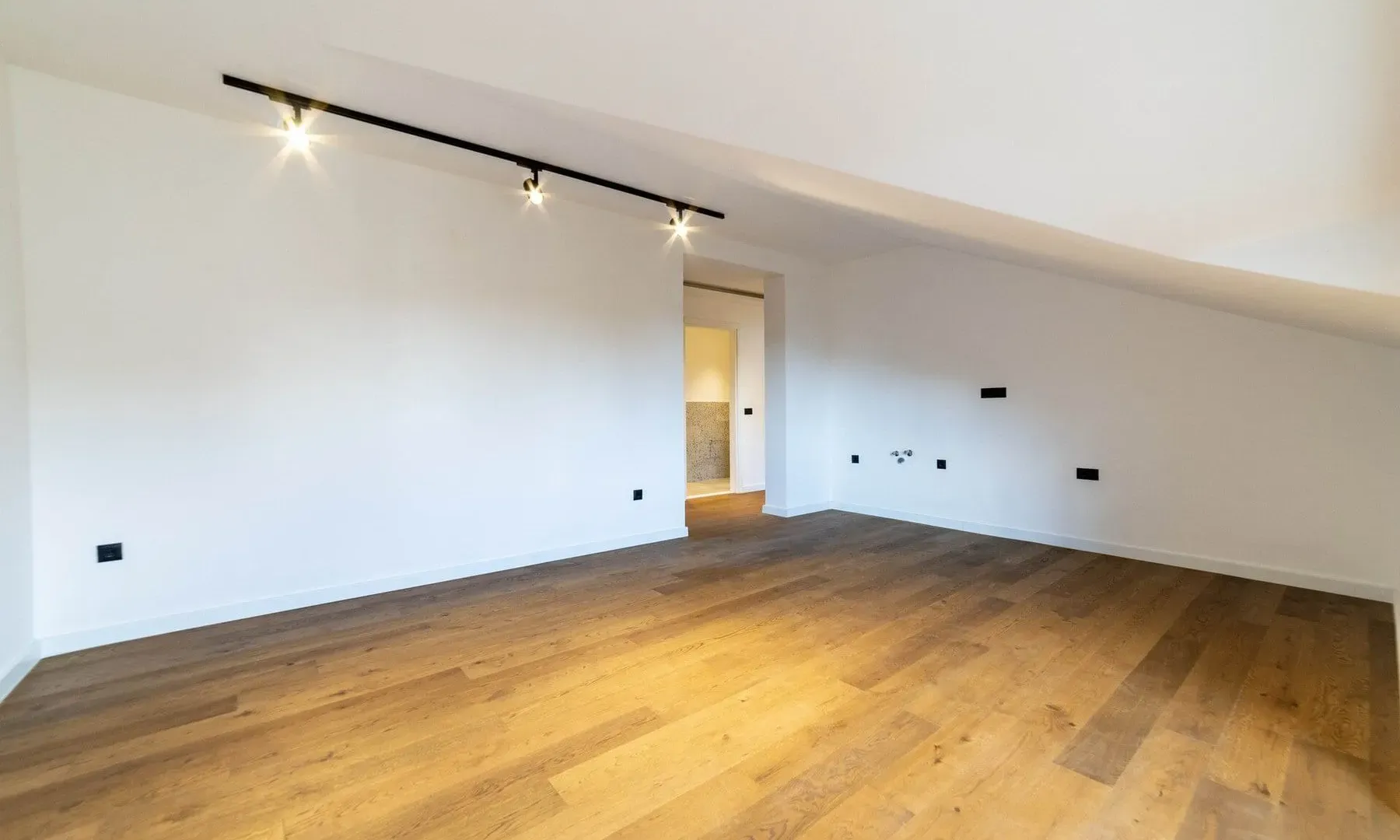 Prodaja, dvosoban stan, 66m², Centar, Tivat