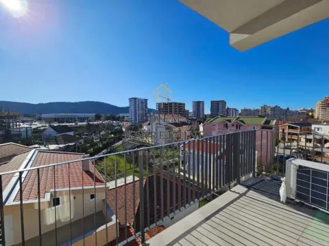 Rent, two bedroom apartment, 55m², Centar, Bar - image 19