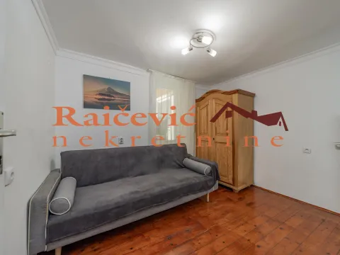 Sale, one bedroom apartment, 40m², Kalenić Pijaca, Vračar Sve Podlokacije - image 12