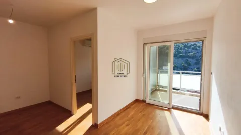 Rent, one bedroom apartment, 35m², City Kej, Podgorica - image 4