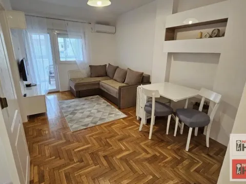 Prodaja, jednosoban stan, 39m², Socijalno, Novi Sad Sve Podlokacije