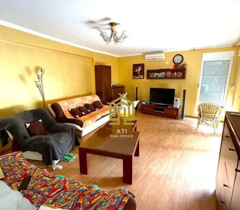 Izdavanje, trosoban stan, 68m², Rafailovići, Budva