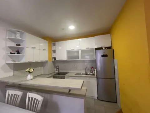 Izdavanje, jednosoban stan, 53m², City Kvart, Podgorica