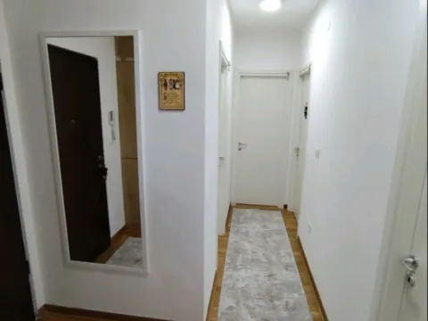 Izdavanje, dvosoban stan, 64m², City Kej, Podgorica - image 8