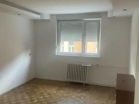 Izdavanje, trosoban stan, 64m², Stari grad, Novi Sad - image 3