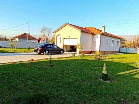 Izdavanje, kuća, 150m², Grbe, Danilovgrad - image 3