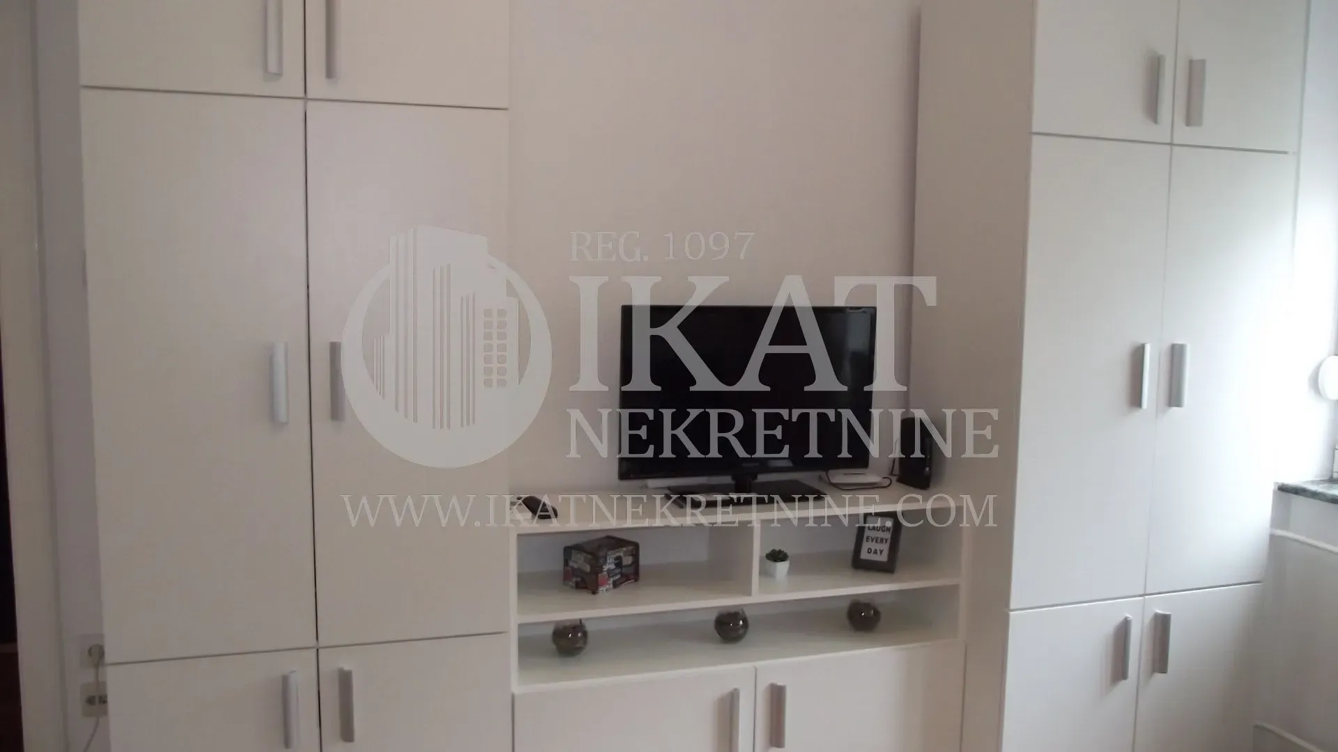 Izdavanje, stan, 25m², Stari Grad, Beograd
