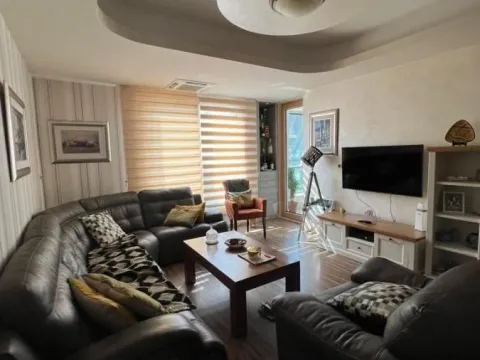 Prodaja, trosoban stan, 90m², Budva, Crna Gora - image 3