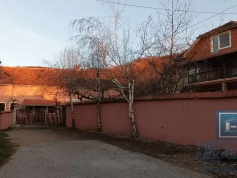 Prodaja, kuća, 500m², Despotovac, Srbija - image 8