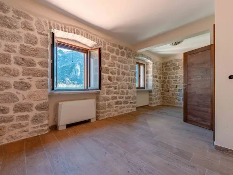 Prodaja, kuća, 130m², Muo, Kotor - image 6