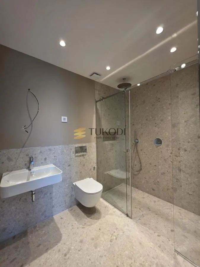 Prodaja, trosoban stan, 170m², Novi Beograd Blok 65, Novi Beograd Sve Podlokacije