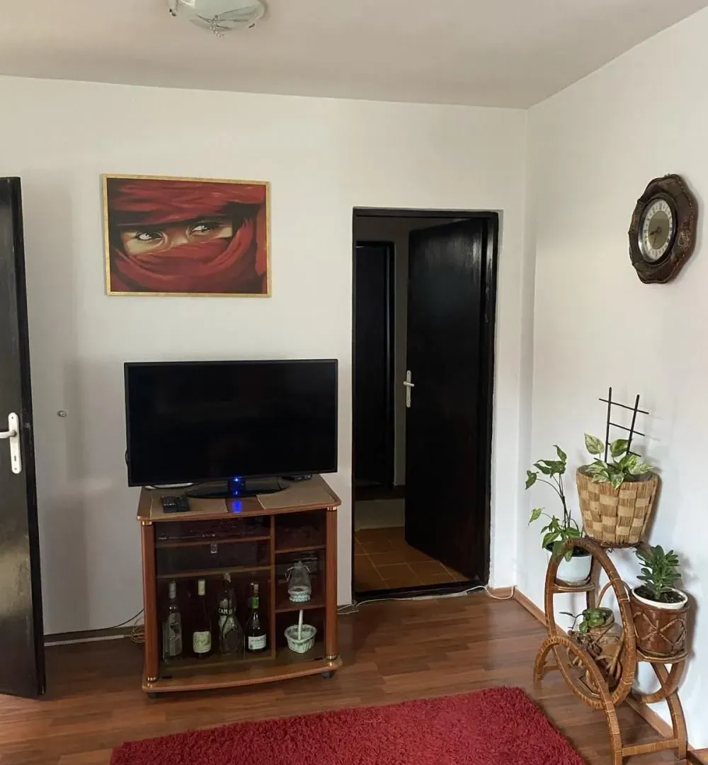 Izdavanje, kuća, 83m², Čukarica, Beograd