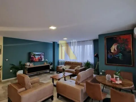 Prodaja, četvorosoban stan, 145m², Telep, Novi Sad Sve Podlokacije