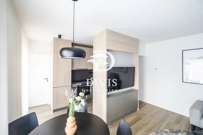 Prodaja, dvosoban stan, 60m², Crveni Krst, Beograd