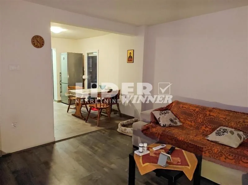 Sale, house, 270m², Zvezdara Sve Podlokacije, Beograd