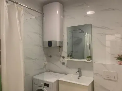 Sale, studio apartment, 35m², Bečići, Budva - image 5