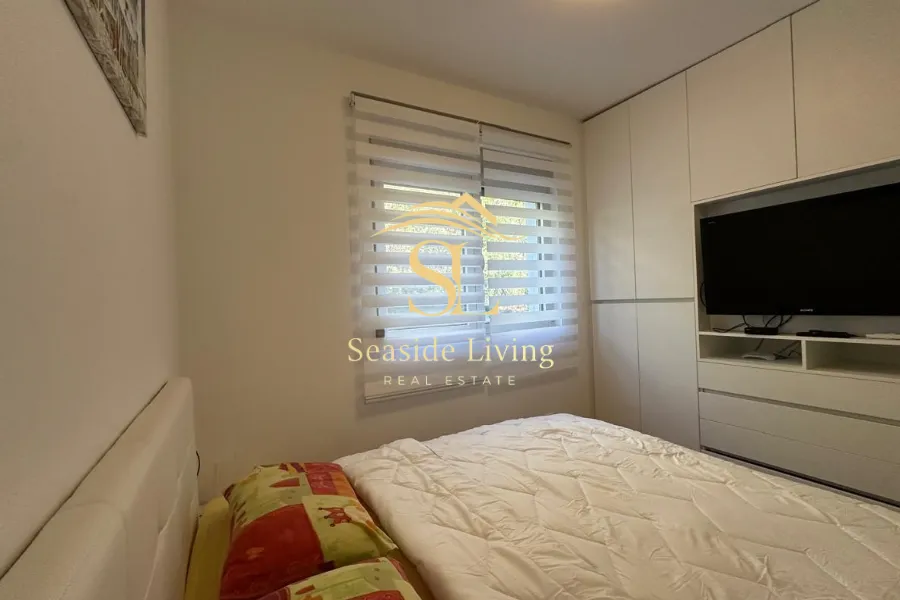 Prodaja, dvosoban stan, 86m², Dobrota, Kotor