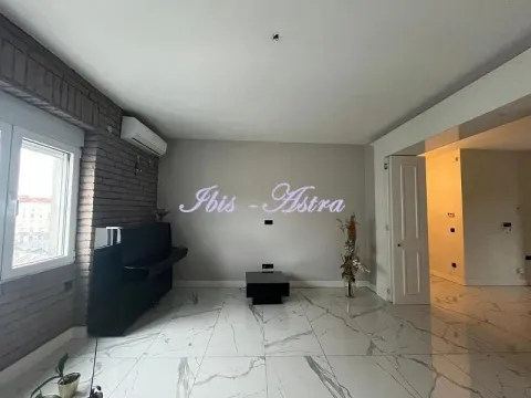 Izdavanje, stan, 120m², Kalenić Pijaca, Vračar Sve Podlokacije - image 2