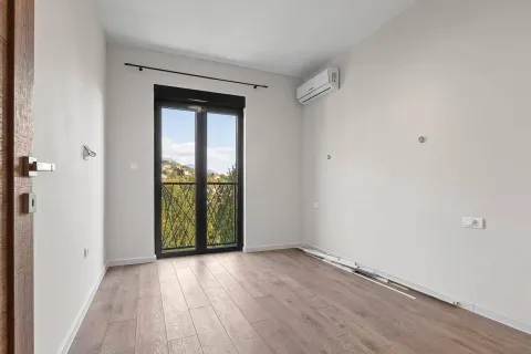 Rent, three bedroom apartment, 81m², Porto Montenegro, Tivat - image 7
