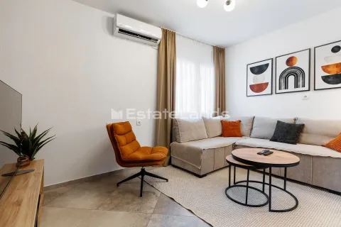 Rent, two bedroom apartment, 52m², Centar, Tivat - image 3