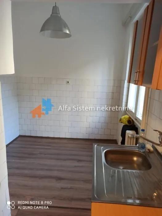 Izdavanje, trosoban stan, 70m², Stari Grad, Beograd